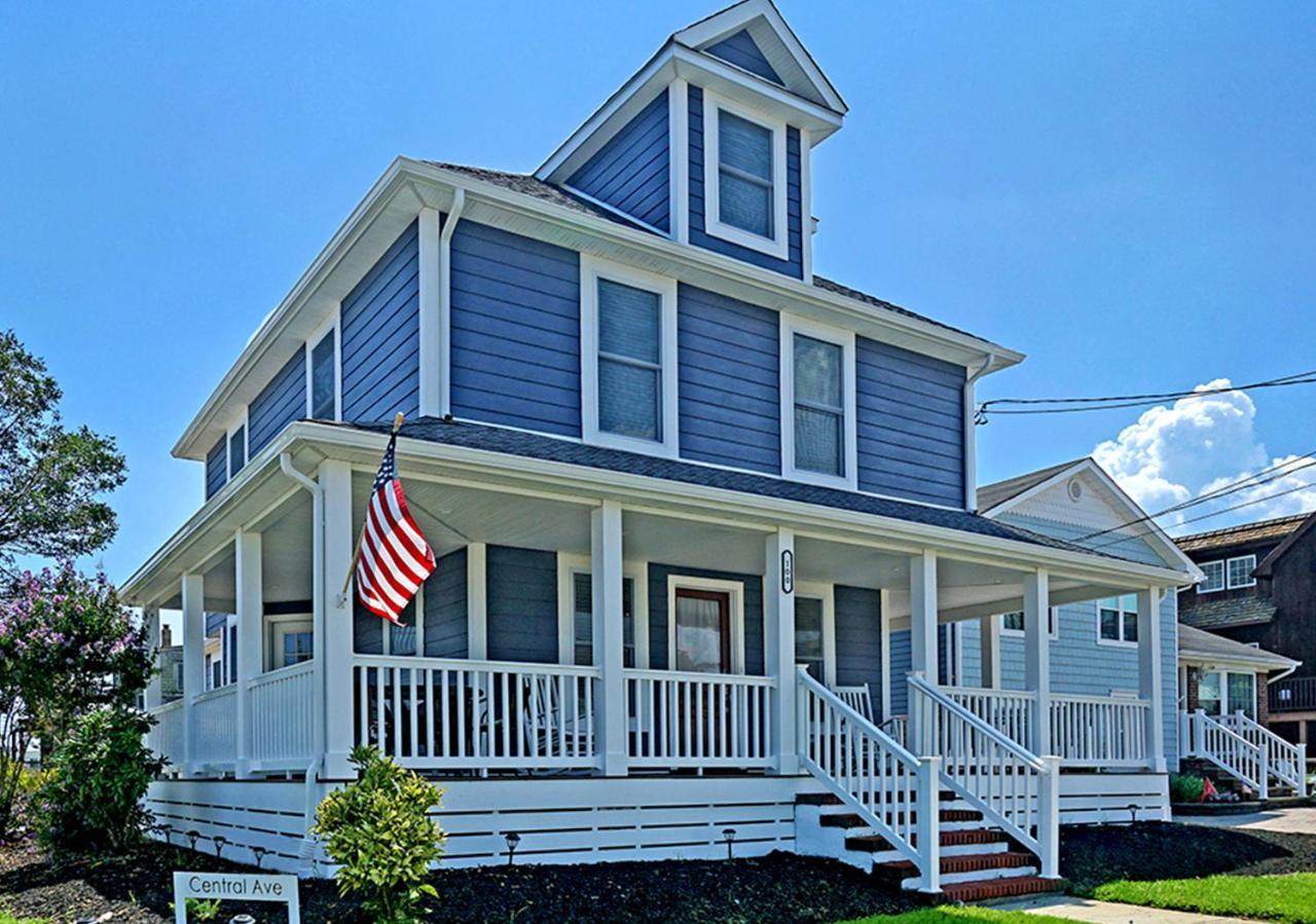 Stylish House One Block To With Linens And Parking *