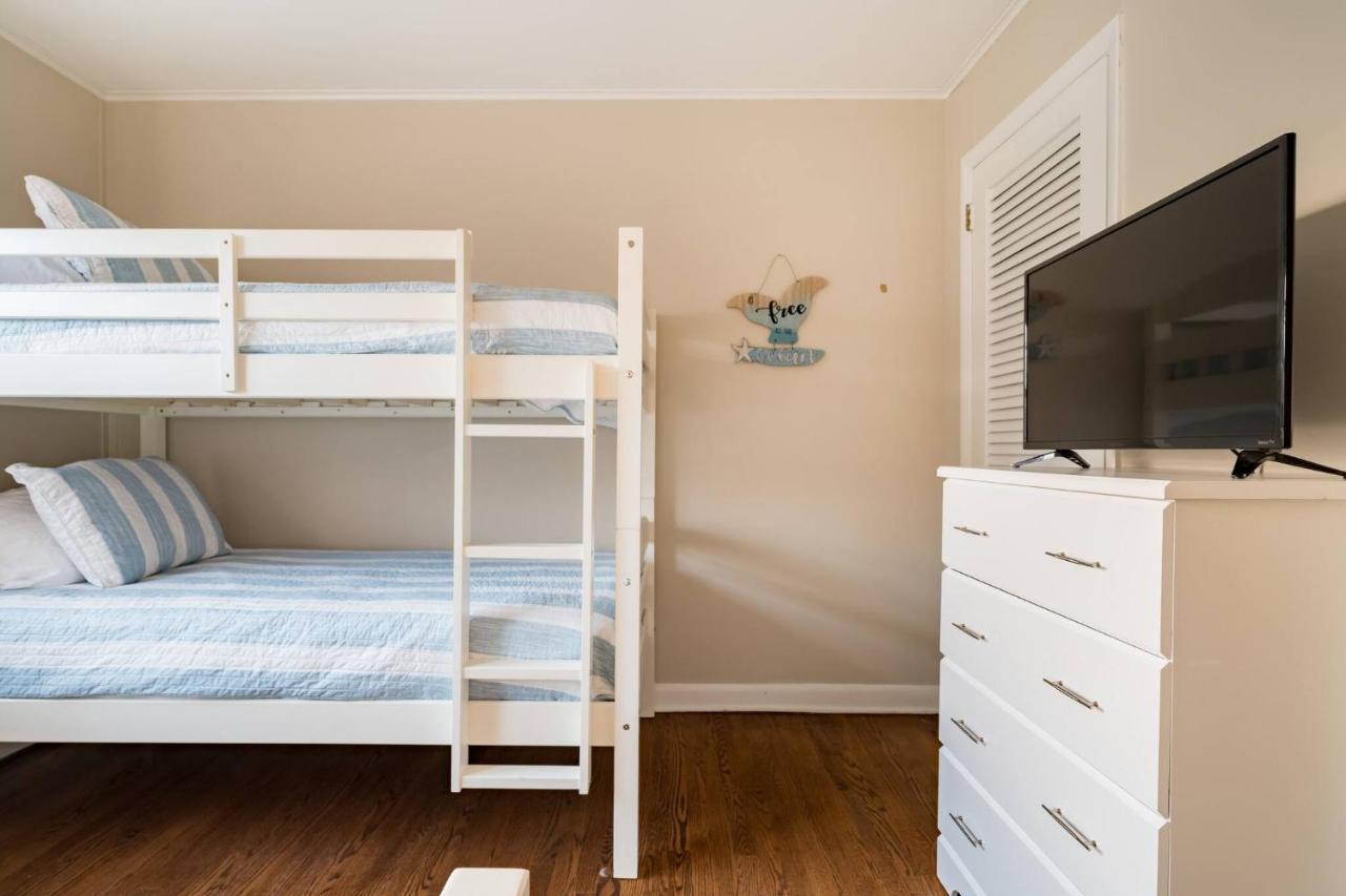 Spacious Ready For Family Memories!