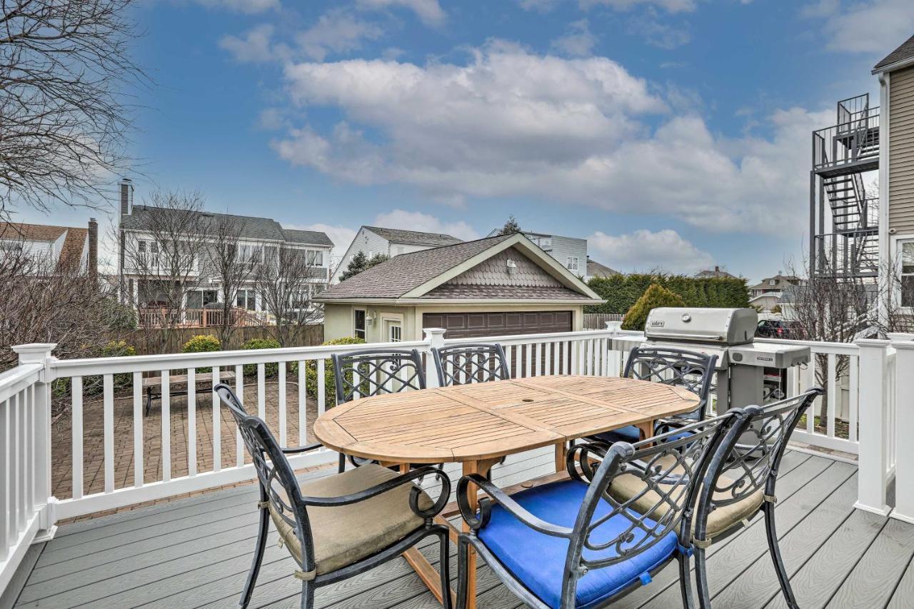 Beautiful Spacious Home, Private Deck & Grill, With Badges Holiday home *