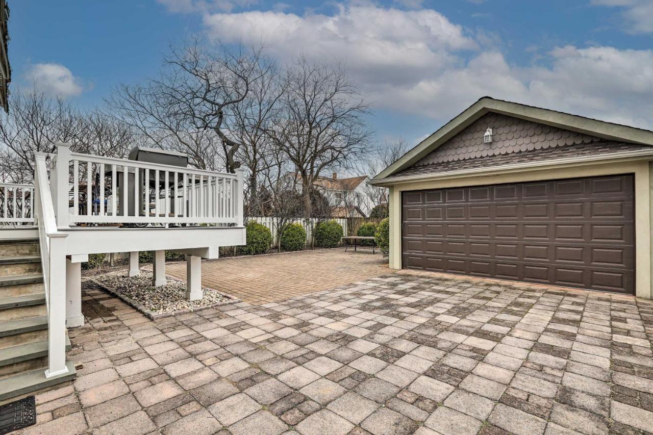 Beautiful Spacious Home, Private Deck & Grill, With Badges Point Pleasant Beach