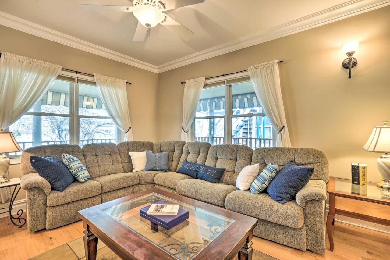 Beautiful Spacious Home, Private Deck & Grill, With Badges Point Pleasant Beach