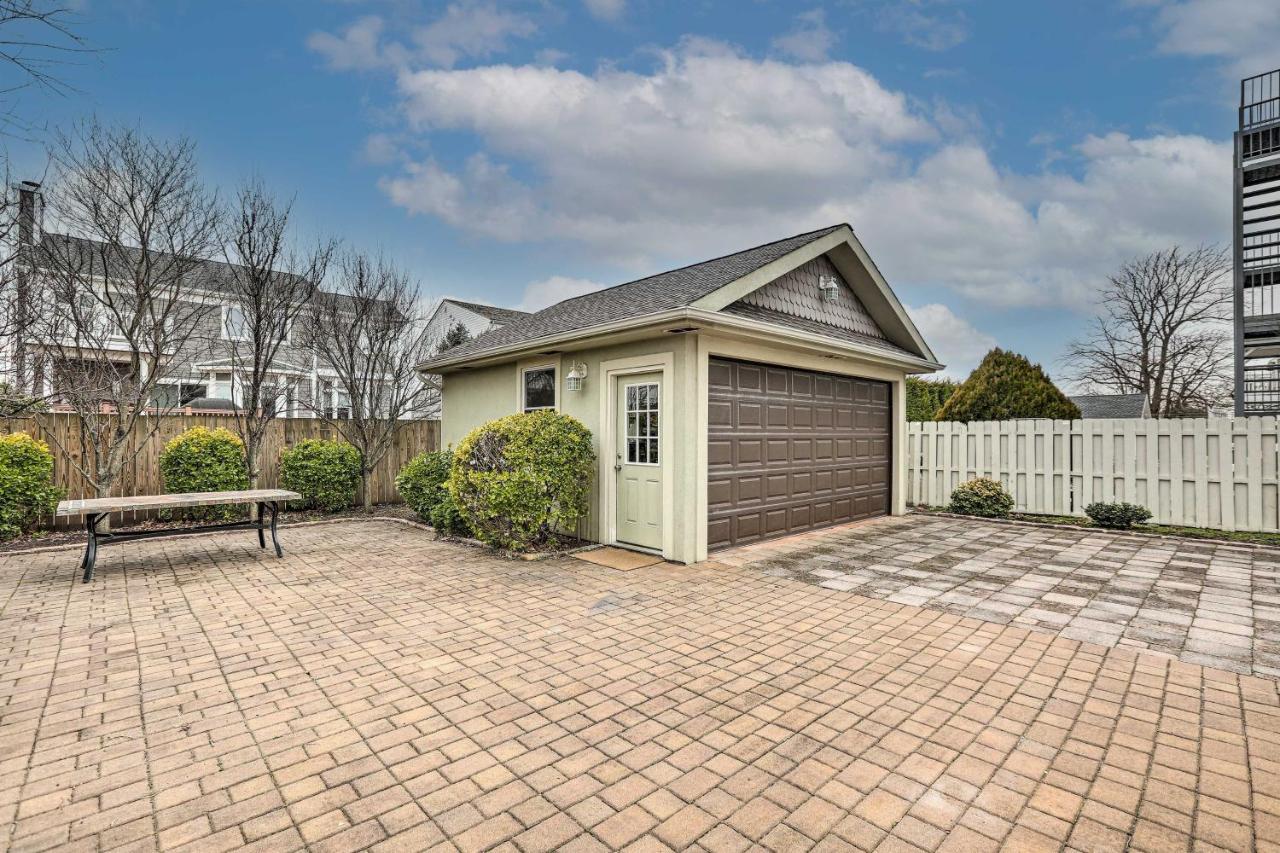 Holiday home Beautiful Spacious Home, Private Deck & Grill, With Badges *