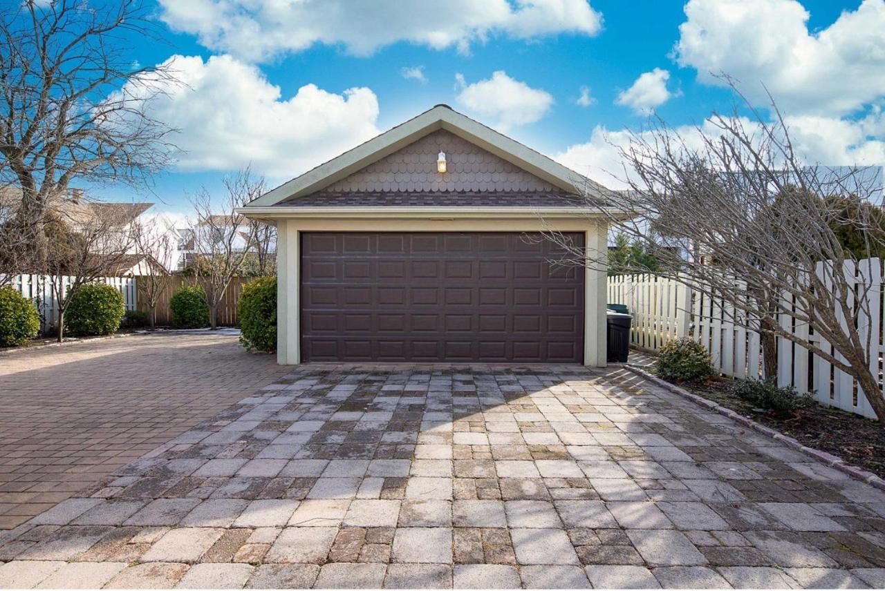 Beautiful Spacious Home, Private Deck & Grill, With Badges Holiday home *