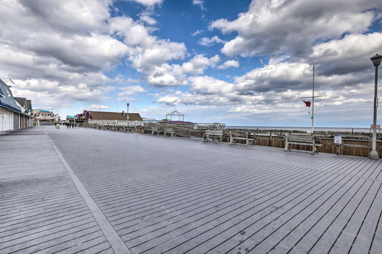 Beautiful Spacious Home, Private Deck & Grill, With Badges * Point Pleasant Beach