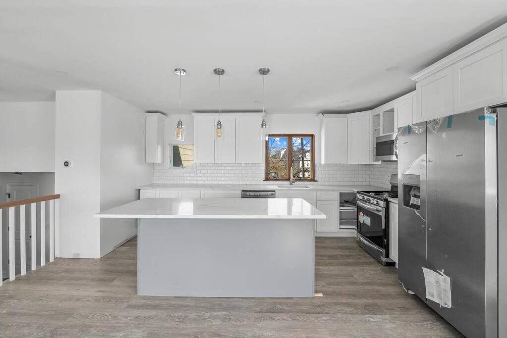 Brand New Fully Renovated Waterfront With Outdoor Bar & Firepit