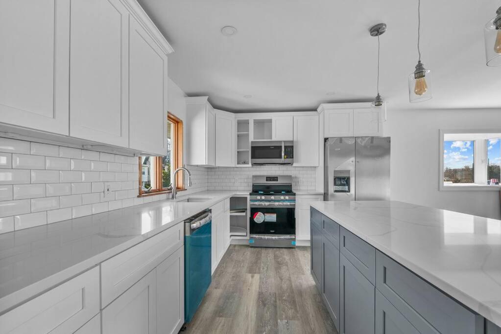 Brand New Fully Renovated Waterfront With Outdoor Bar & Firepit Holiday home Point Pleasant Beach
