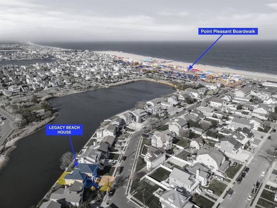 Brand New Fully Renovated Waterfront With Outdoor Bar & Firepit Holiday home Point Pleasant Beach