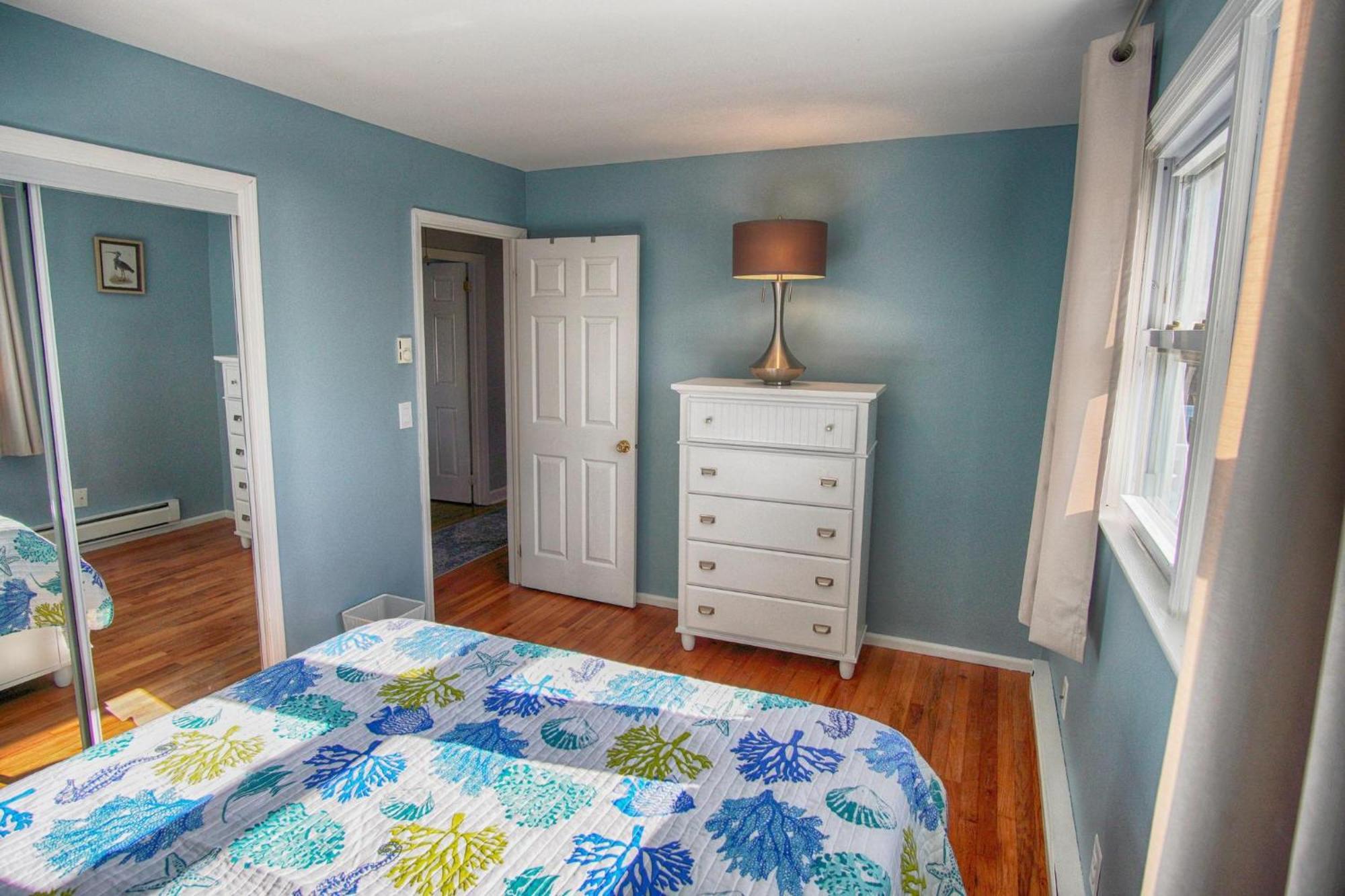 Gorgeous House With Large Pool & Private Beach, Just 3 Blocks Away!!