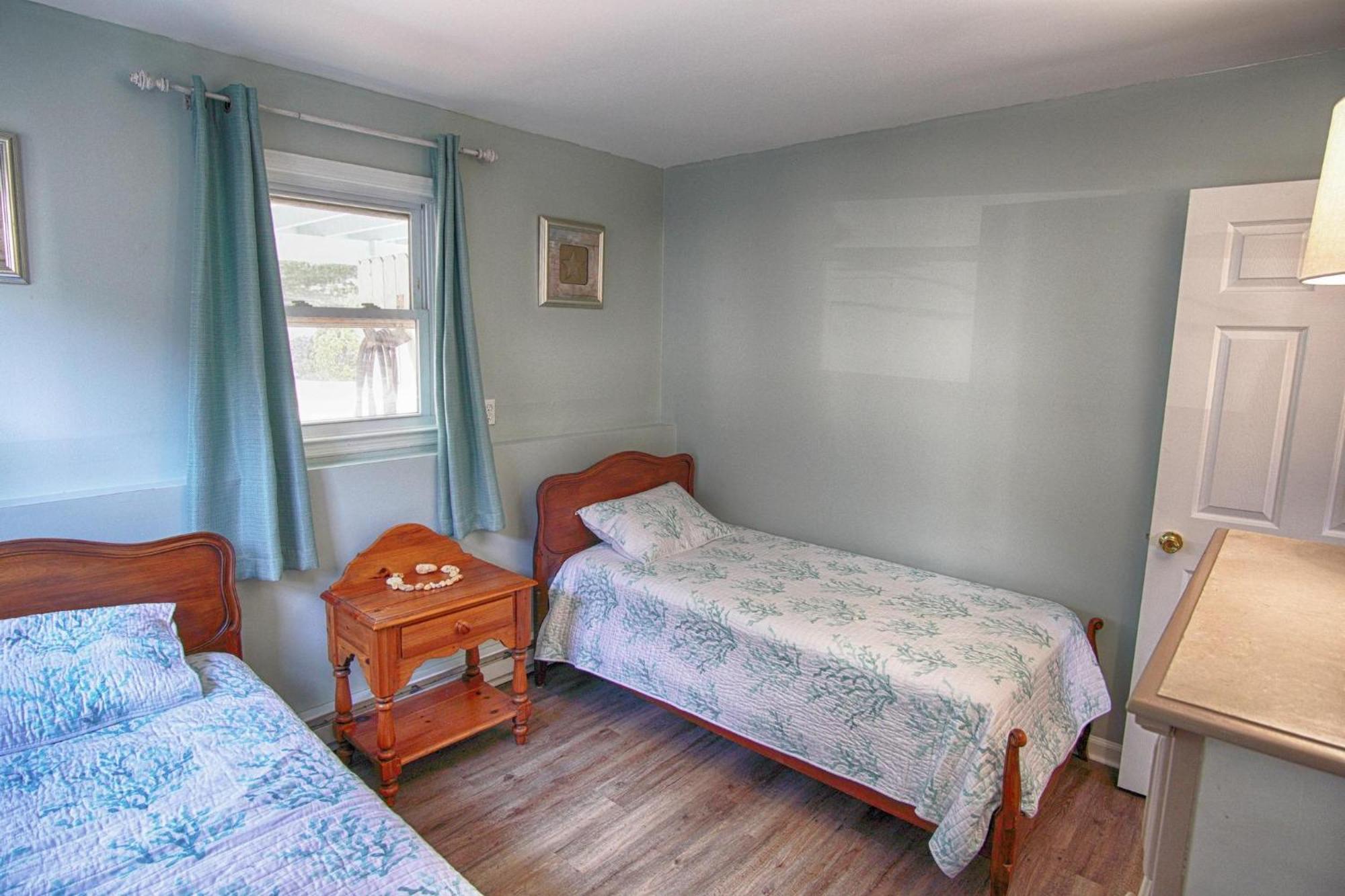 Holiday home Gorgeous House With Large Pool & Private Beach, Just 3 Blocks Away!! *