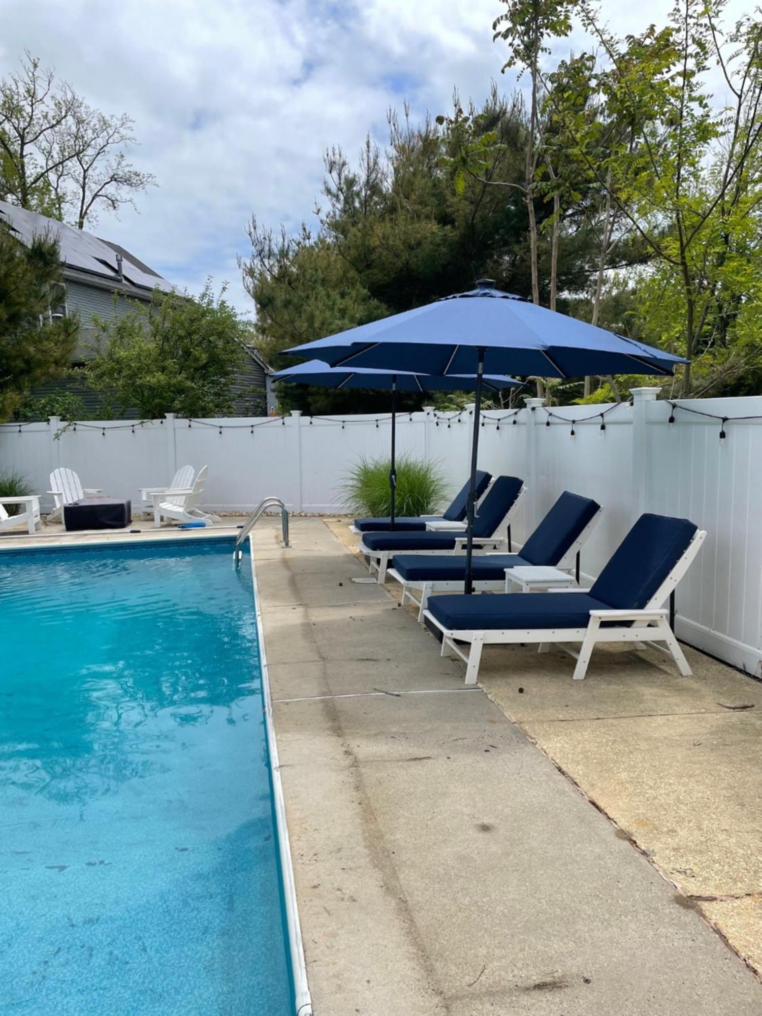Gorgeous House With Large Pool & Private Beach, Just 3 Blocks Away!!