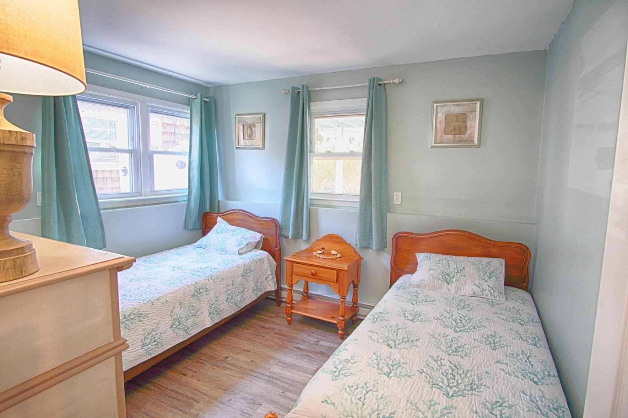 Holiday home Gorgeous House With Large Pool & Private Beach, Just 3 Blocks Away!! *