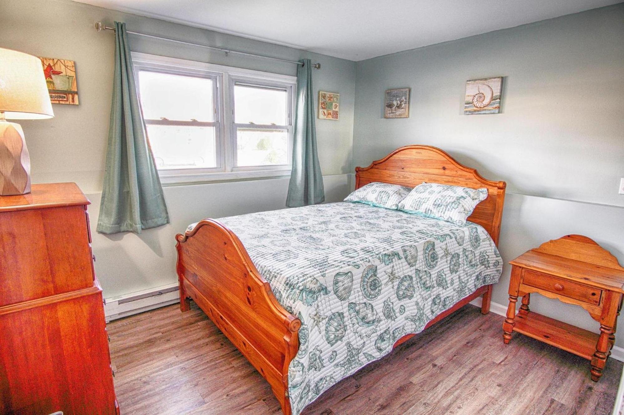 Holiday home Gorgeous House With Large Pool & Private Beach, Just 3 Blocks Away!! *