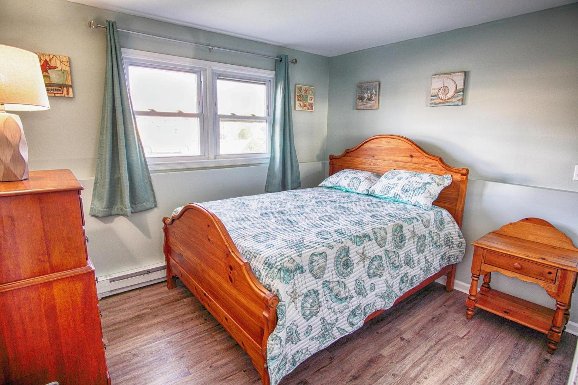 Holiday home Gorgeous House With Large Pool & Private Beach, Just 3 Blocks Away!! *