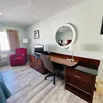 Sand Pebble Motor Lodge
