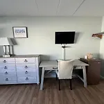 Sand Pebble Motor Lodge