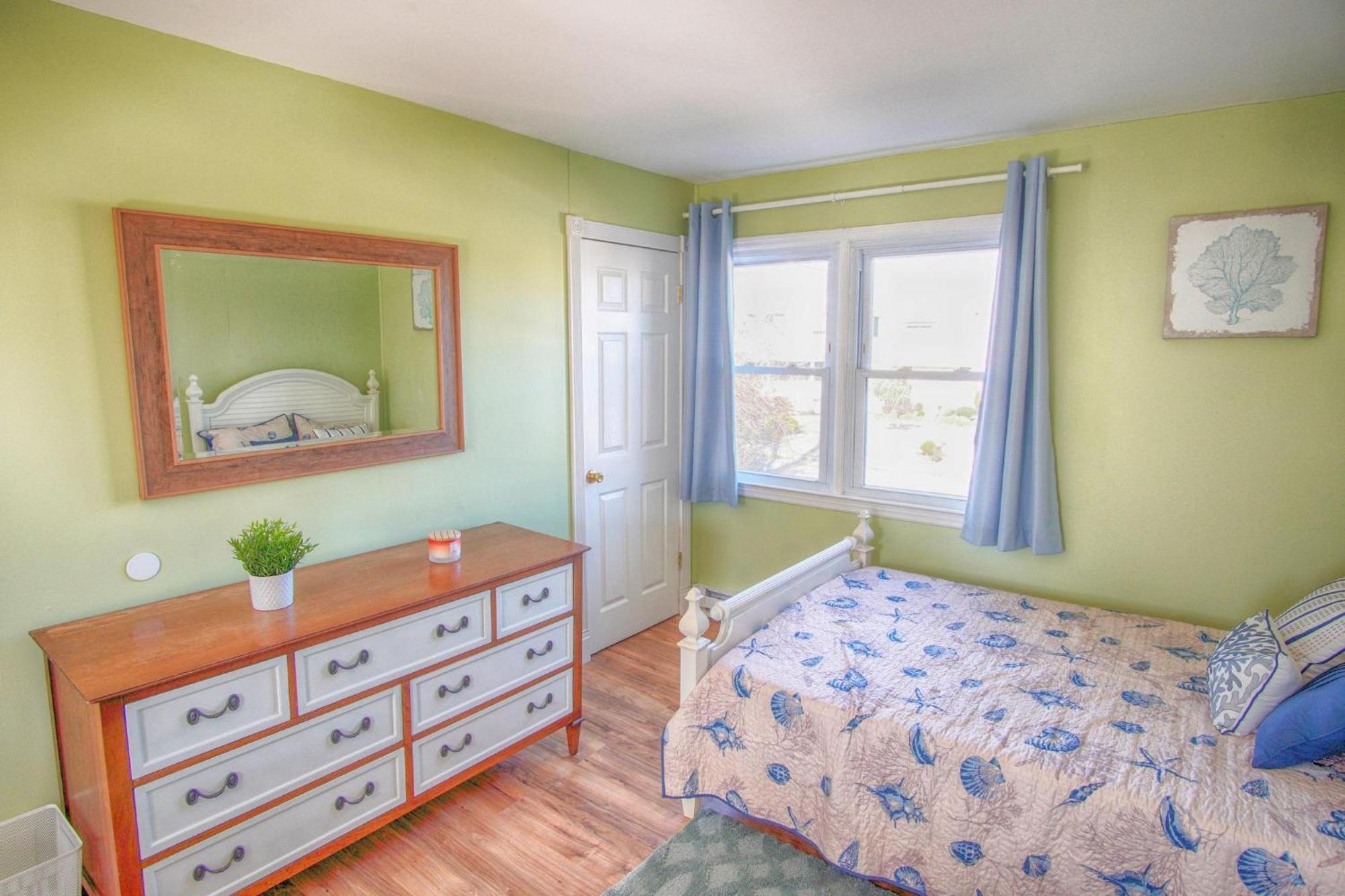 Gorgeous House With Large Pool & Private Beach, Just 3 Blocks Away!! Holiday home Point Pleasant Beach
