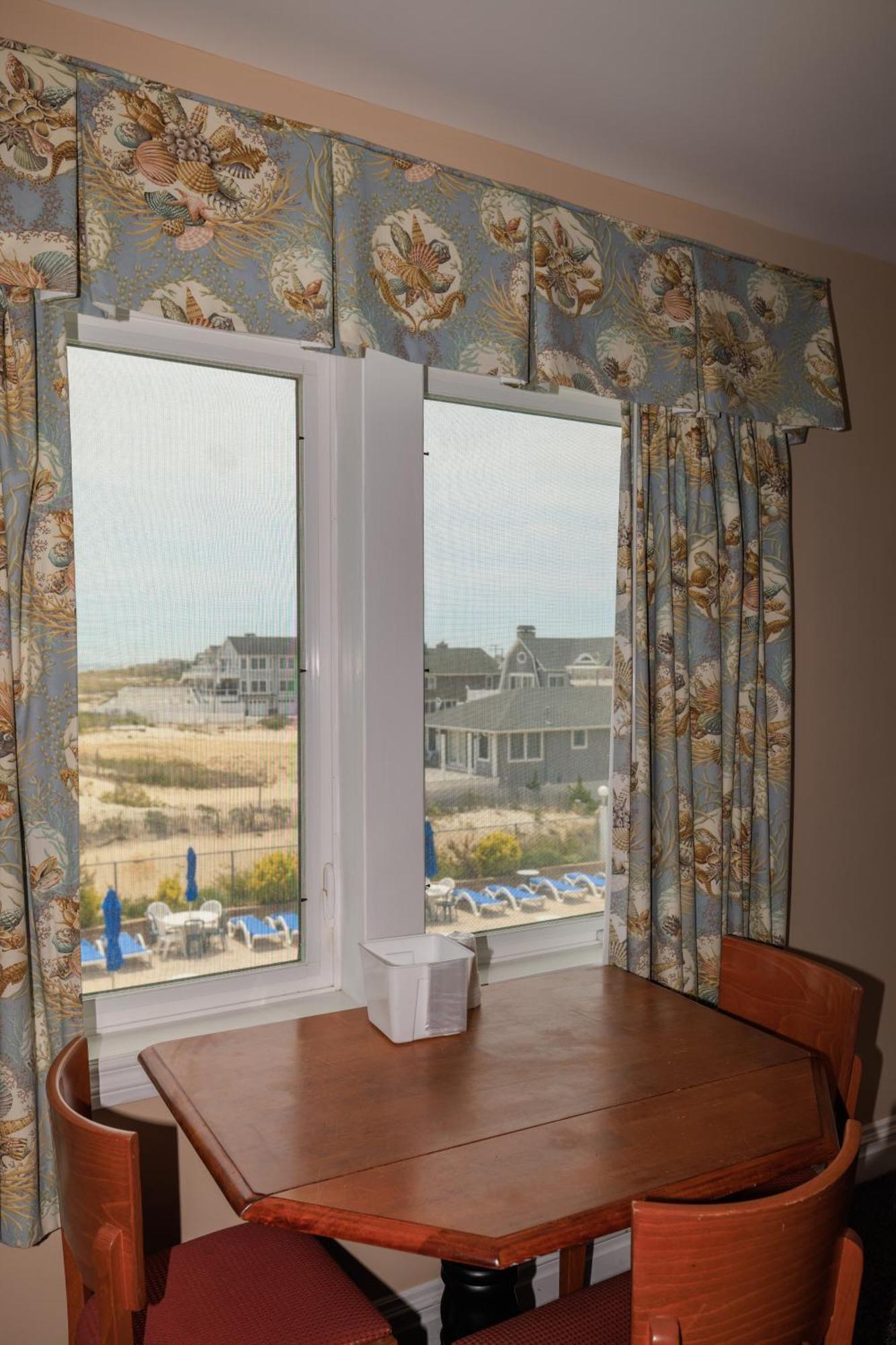 The White Sands And 3* Point Pleasant Beach