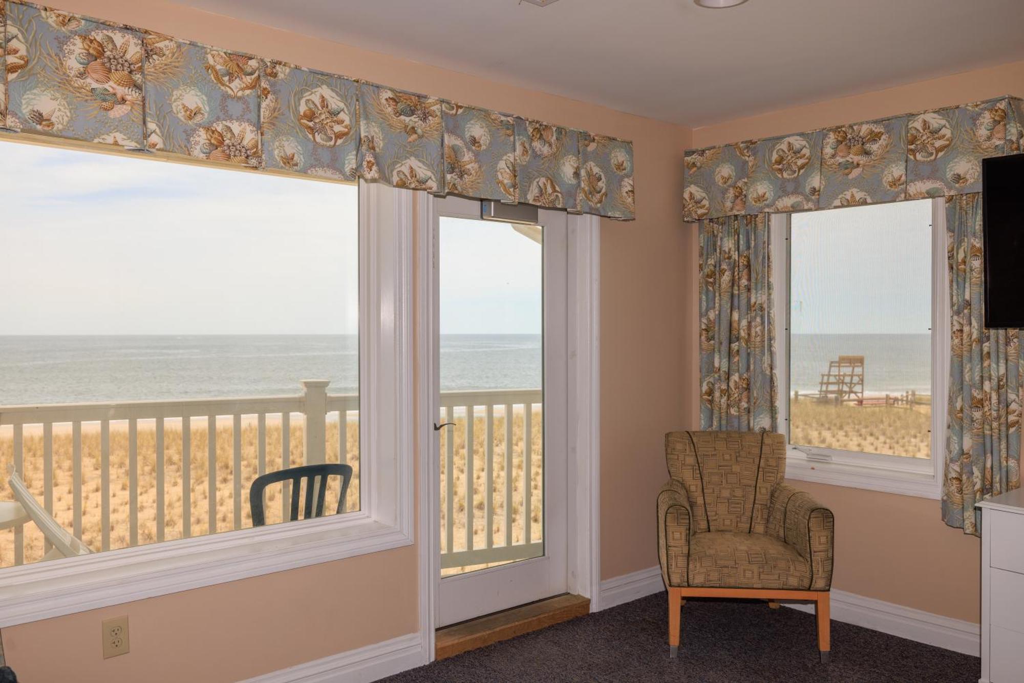 The White Sands And Hotel Point Pleasant Beach