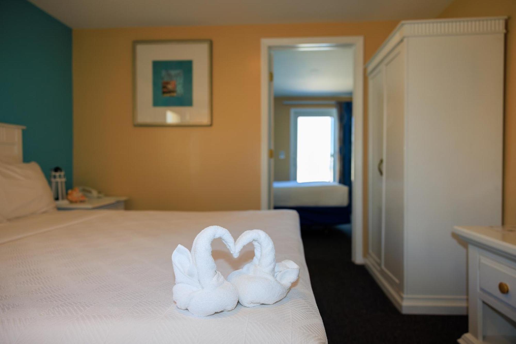The White Sands And 3*