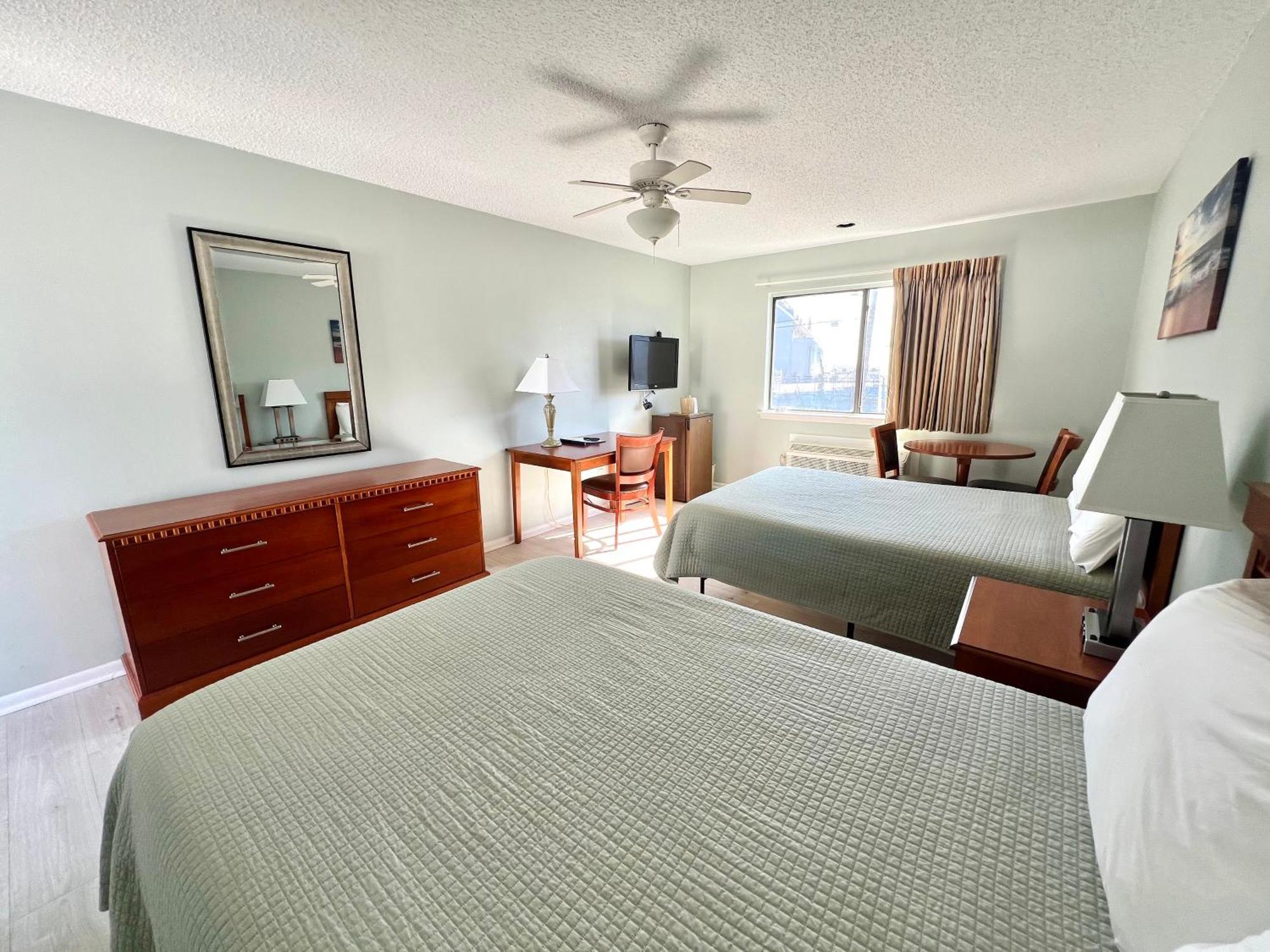 Pebble Motor Motel 3*