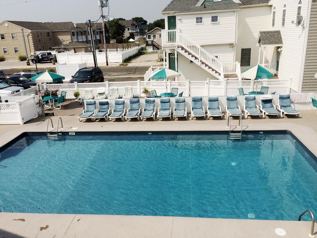 Pebble Motor Motel 3*
