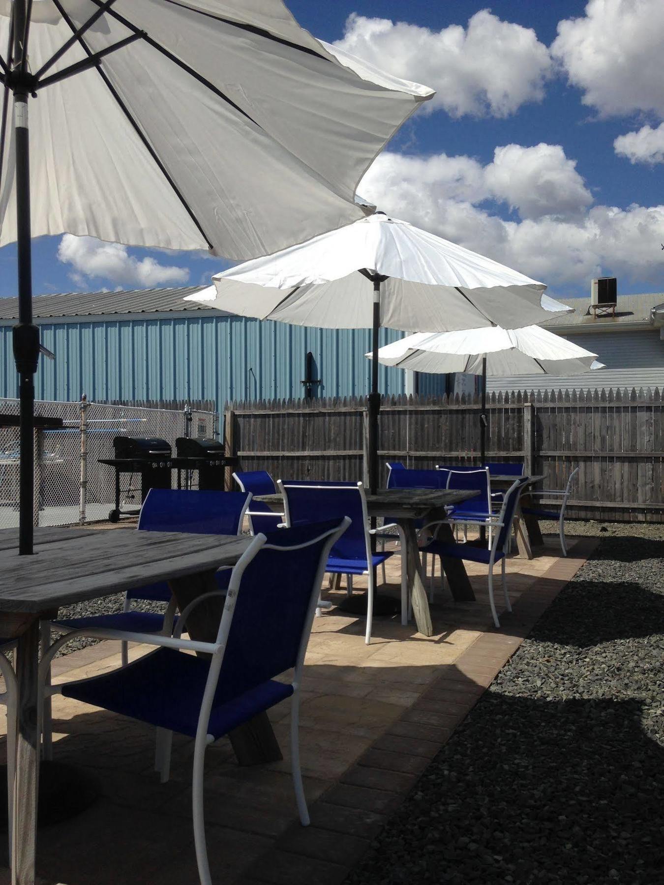Shore Point Motel 2*