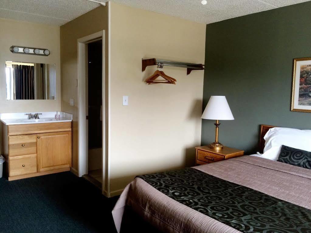 Pebble Motor Motel 3*